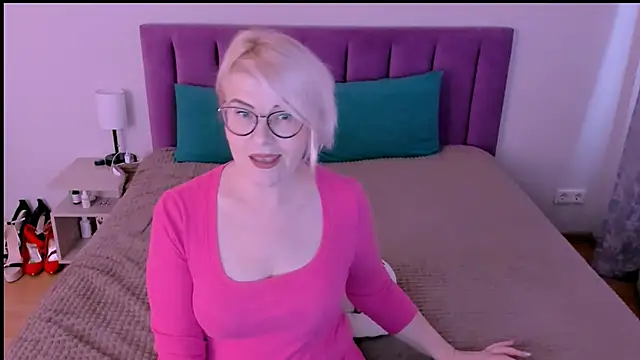 Snapshot of sabrinamacmarren chatting on 09-21-25, 03:02 sabrinamacmarren online show from 09-21-25, 03:02