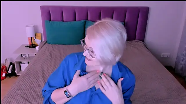 Snapshot of sabrinamacmarren chatting on 09-30-25, 04:01 sabrinamacmarren online show from 09-30-25, 04:01