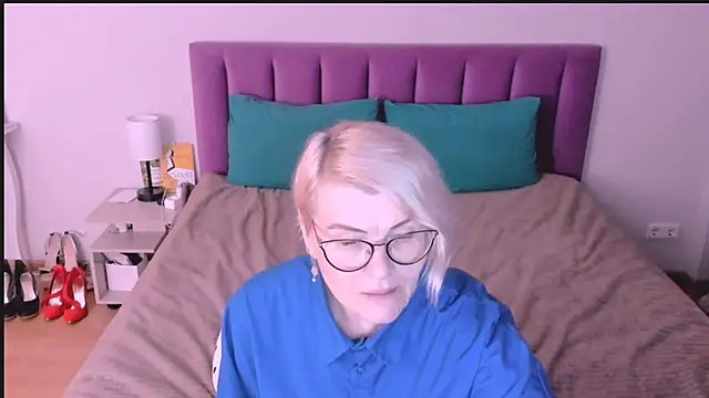 Snapshot of sabrinamacmarren chatting on 10-24-25, 08:38 sabrinamacmarren online show from 10-24-25, 08:38