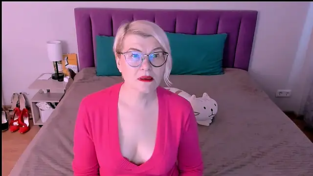 Snapshot of sabrinamacmarren chatting on 10-26-25, 01:17 sabrinamacmarren online show from 10-26-25, 01:17