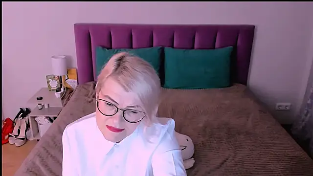 Snapshot of sabrinamacmarren chatting on 11-08-25, 02:28 sabrinamacmarren online show from 11-08-25, 02:28