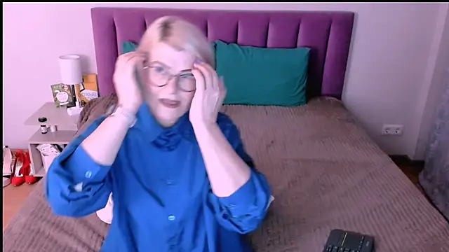 Snapshot of sabrinamacmarren chatting on 11-10-25, 05:23 sabrinamacmarren online show from 11-10-25, 05:23