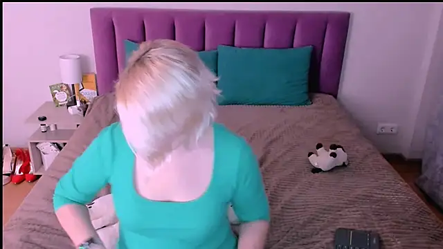 Snapshot of sabrinamacmarren chatting on 11-11-25, 02:50 sabrinamacmarren online show from 11-11-25, 02:50