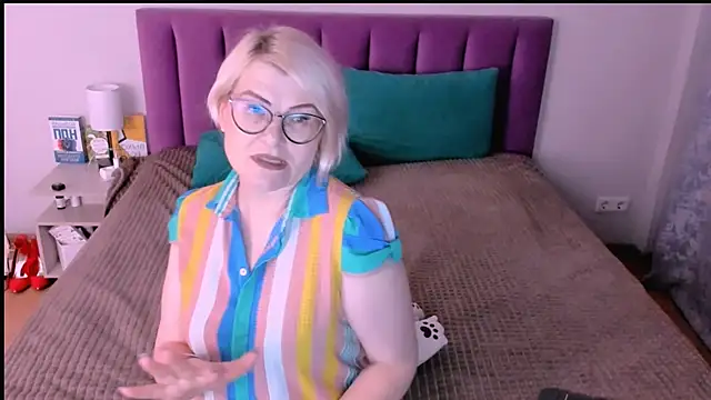 Snapshot of sabrinamacmarren chatting on 11-12-25, 01:55 sabrinamacmarren online show from 11-12-25, 01:55