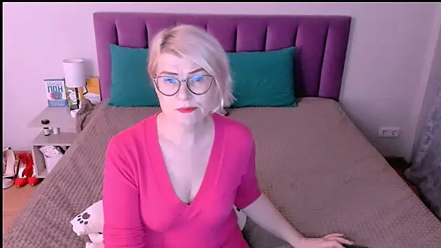 Snapshot of sabrinamacmarren chatting on 11-13-25, 03:22 sabrinamacmarren online show from 11-13-25, 03:22