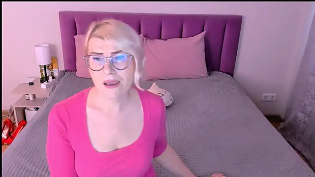 Snapshot of sabrinamacmarren chatting on 11-19-25, 06:35 sabrinamacmarren online show from 11-19-25, 06:35