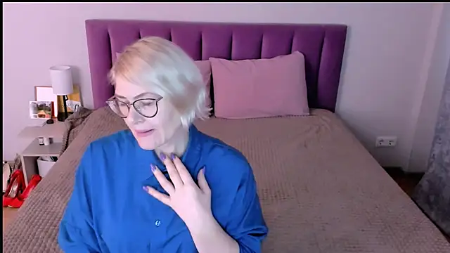 Snapshot of sabrinamacmarren chatting on 11-23-25, 12:27 sabrinamacmarren online show from 11-23-25, 12:27