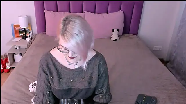 Snapshot of sabrinamacmarren chatting on 11-25-25, 12:49 sabrinamacmarren online show from 11-25-25, 12:49