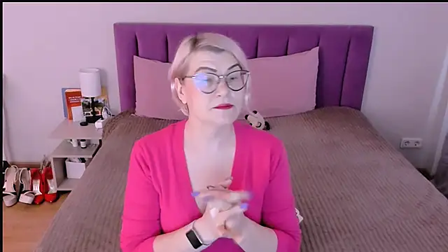 Snapshot of sabrinamacmarren chatting on 11-28-25, 07:55 sabrinamacmarren online show from 11-28-25, 07:55