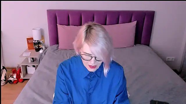 Snapshot of sabrinamacmarren chatting on 12-02-25, 01:39 sabrinamacmarren online show from 12-02-25, 01:39