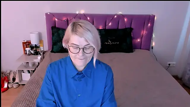 Snapshot of sabrinamacmarren chatting on 12-14-25, 11:26 sabrinamacmarren online show from 12-14-25, 11:26