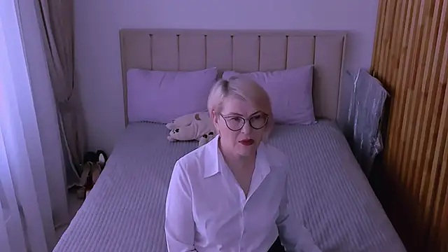 sabrinamacmarren online show from 03-29-26, 08:25