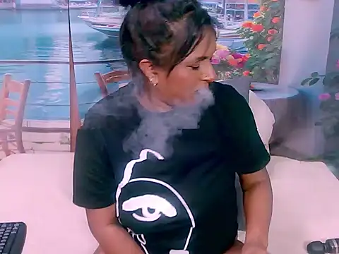 Snapshot of indiansparkle chatting on 11-18-25, 06:01 indiansparkle online show from 11-18-25, 06:01