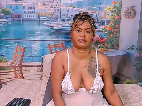 Snapshot of indiansparkle chatting on 12-15-25, 06:45 indiansparkle online show from 12-15-25, 06:45