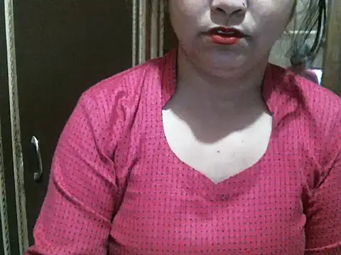 Snapshot of UrsMansi chatting on 02-15-26, 10:50 UrsMansi online show from 02-15-26, 10:50