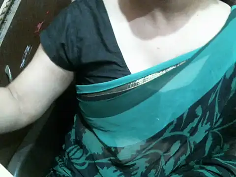 Snapshot of UrsMansi chatting on 03-04-26, 08:26 UrsMansi online show from 03-04-26, 08:26