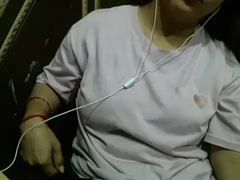 Snapshot of UrsMansi chatting on 03-06-26, 08:38 UrsMansi online show from 03-06-26, 08:38