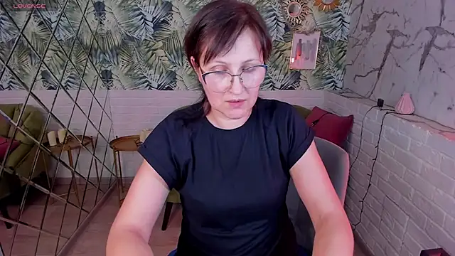 Snapshot of Paris_Cherry chatting on 01-06-25, 08:18 Paris Cherry online show from 01-06-25, 08:18