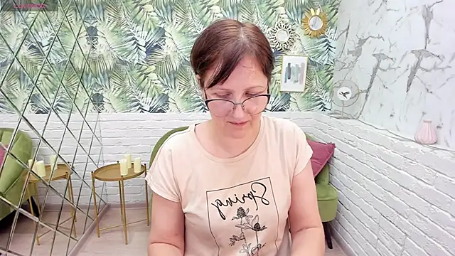 Snapshot of Paris_Cherry chatting on 01-19-25, 08:19 Paris Cherry online show from 01-19-25, 08:19