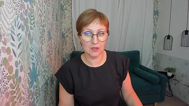 Snapshot of Paris_Cherry chatting on 02-20-25, 04:14 Paris Cherry online show from 02-20-25, 04:14