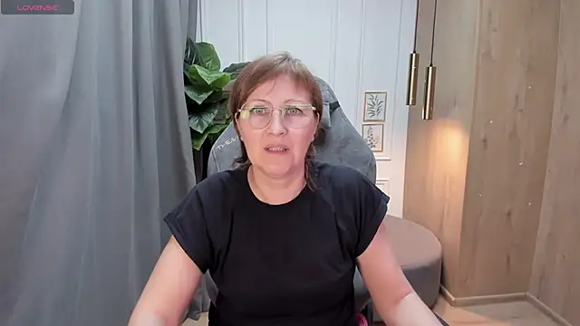 Snapshot of Paris_Cherry chatting on 02-23-25, 04:46 Paris Cherry online show from 02-23-25, 04:46