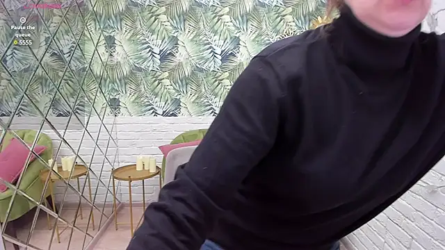 Snapshot of Paris_Cherry chatting on 03-08-25, 04:56 Paris Cherry online show from 03-08-25, 04:56