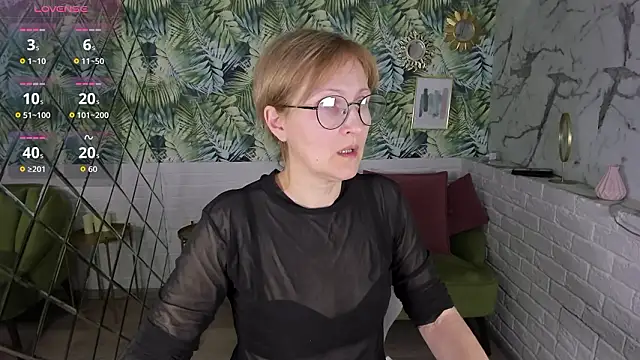 Snapshot of Paris_Cherry chatting on 02-07-26, 06:22 Paris Cherry online show from 02-07-26, 06:22