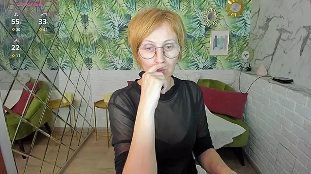 Snapshot of Paris_Cherry chatting on 05-02-26, 06:02 Paris Cherry online show from 05-02-26, 06:02