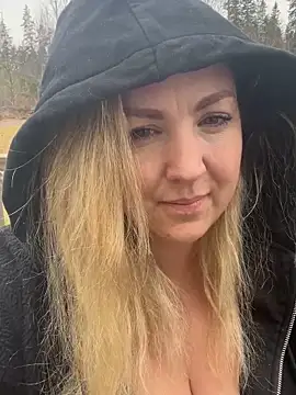 Snapshot of Anna_Alexa chatting on 02-28-25, 10:09 Anna Alexa online show from 02-28-25, 10:09