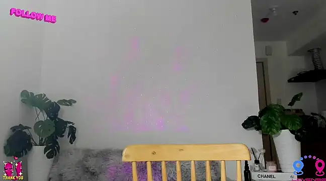 Snapshot of hottycrishina chatting on 01-27-25, 06:19 hottycrishina online show from 01-27-25, 06:19