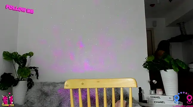 Snapshot of hottycrishina chatting on 02-19-25, 10:23 hottycrishina online show from 02-19-25, 10:23