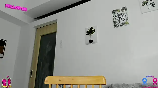 Snapshot of hottycrishina chatting on 03-21-25, 09:12 hottycrishina online show from 03-21-25, 09:12