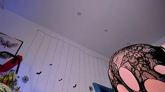 LilianKroft online show from 10-27-25, 11:25