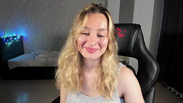EllaFresh online show from 06-18-26, 02:12