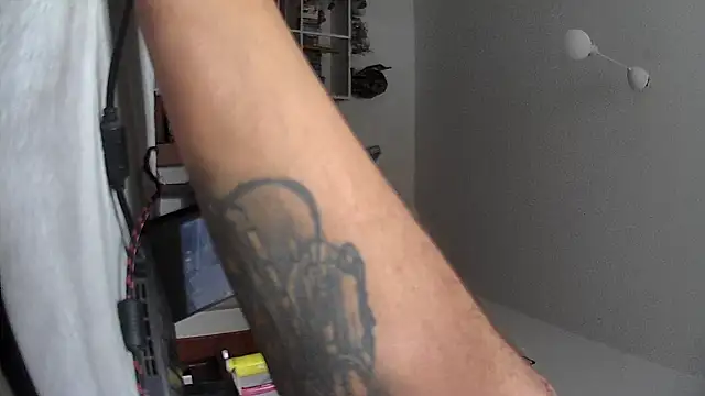 Snapshot of tctwo chatting on 10-01-25, 12:00 tctwo online show from 10-01-25, 12:00