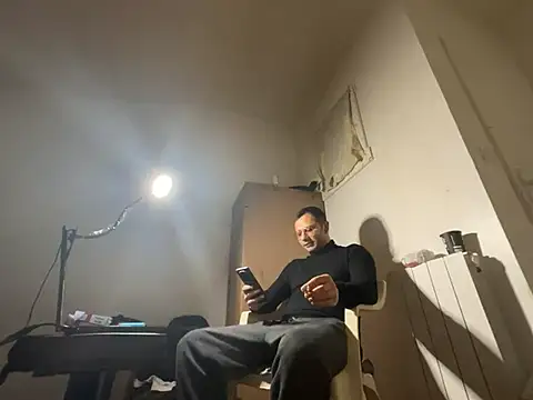 Snapshot of Enderson007 chatting on 02-08-26, 06:00 Enderson007 online show from 02-08-26, 06:00