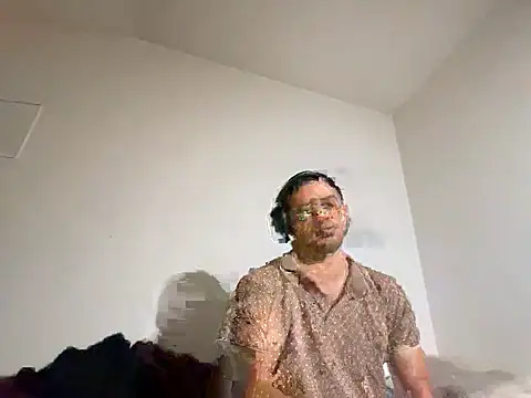 Snapshot of Enderson007 chatting on 02-24-26, 04:27 Enderson007 online show from 02-24-26, 04:27