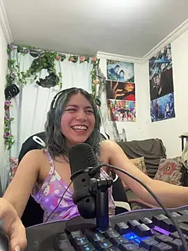 VaioletUwU online show from 03-17-26, 06:28