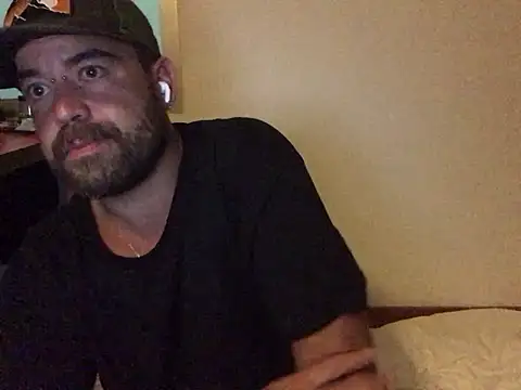 Snapshot of fuckerplayer1 chatting on 12-16-24, 02:05 fuckerplayer1 online show from 12-16-24, 02:05