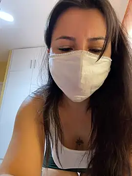White-Petite online show from 06-10-26, 06:01