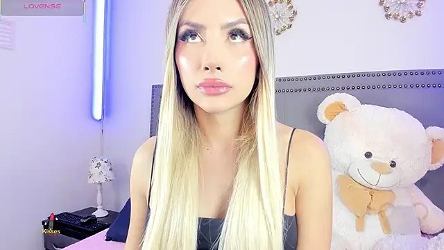 Snapshot of ale_lovee chatting on 04-17-26, 12:57 ale lovee online show from 04-17-26, 12:57