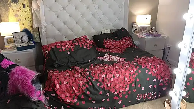 RoxalanaStar online show from 04-26-26, 01:47