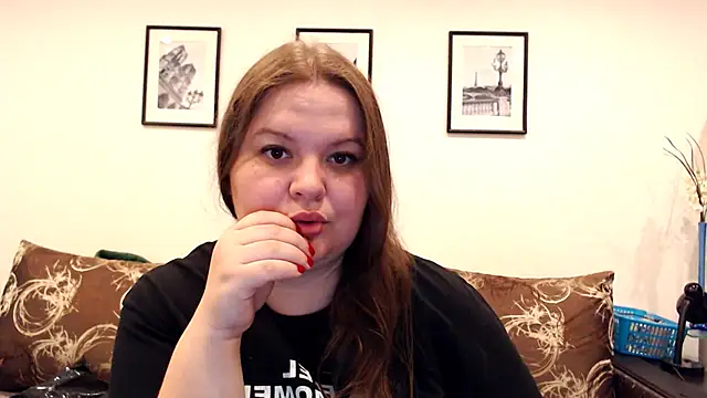 Snapshot of KateLuno chatting on 11-10-25, 06:51 KateLuno online show from 11-10-25, 06:51