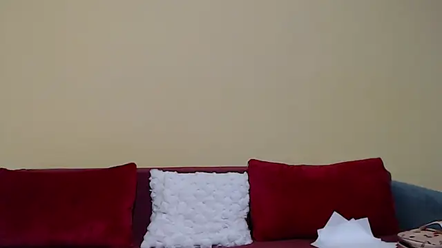 Snapshot of christine33 chatting on 10-31-25, 02:18 christine33 online show from 10-31-25, 02:18