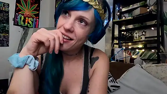 TheDaisyChaos online show from 11-17-25, 02:06