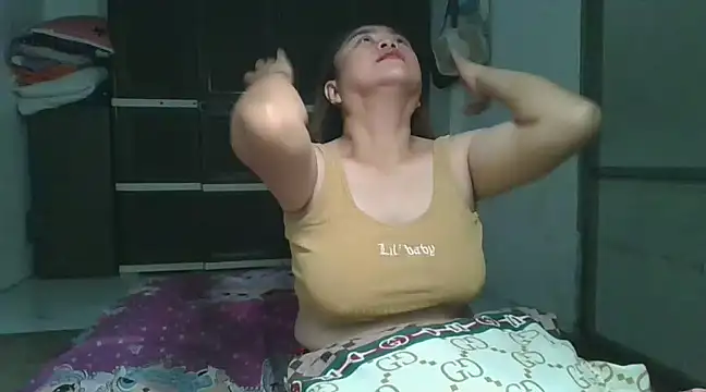 Kariebabe online show from 02-20-25, 01:19