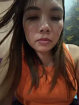 BURBERRY69 online show from 04-25-26, 01:14