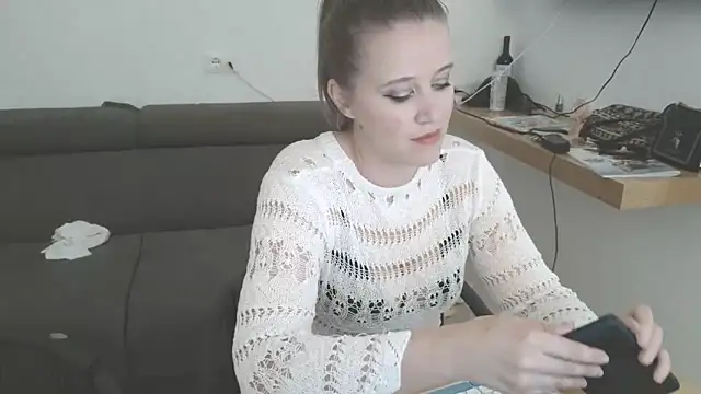 Neonstar online show from 04-16-26, 08:53