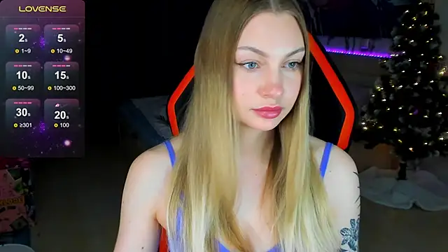 Snapshot of BiMolly chatting on 01-17-26, 12:15 BiMolly online show from 01-17-26, 12:15