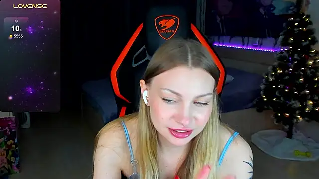 Snapshot of BiMolly chatting on 02-11-26, 10:48 BiMolly online show from 02-11-26, 10:48